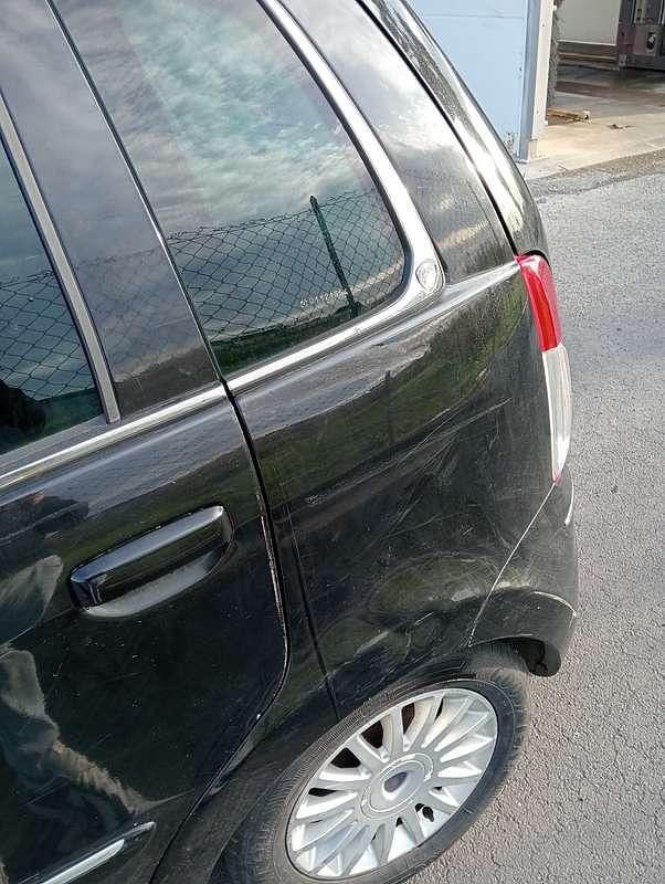 Usata Lancia Musa 90 CV (66 kW) 2008 Nero Monovolume