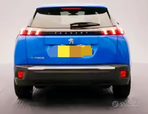 Usata Peugeot e-2008 GT-line 100 kW (136 CV) 2020 Blu SUV