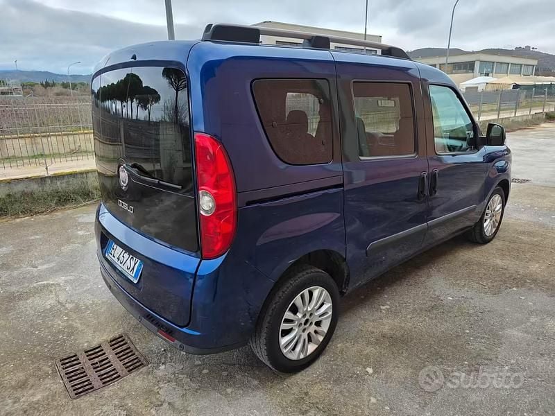 Usata Fiat Doblò Emotion 104 CV (76 kW) 2012 Blu Monovolume