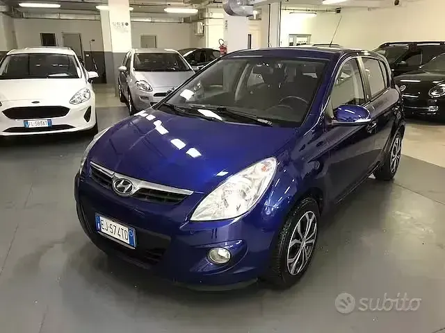 Usata Hyundai i20 Classic 78 CV (57 kW) 2011 Blu Utilitaria