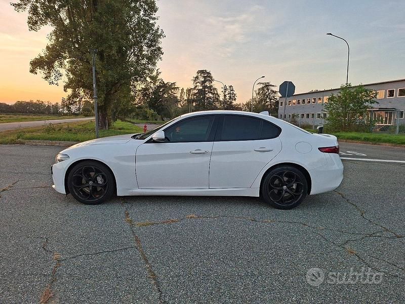 Usata Alfa Romeo Giulia 150 CV (110 kW) 2018 Berlina