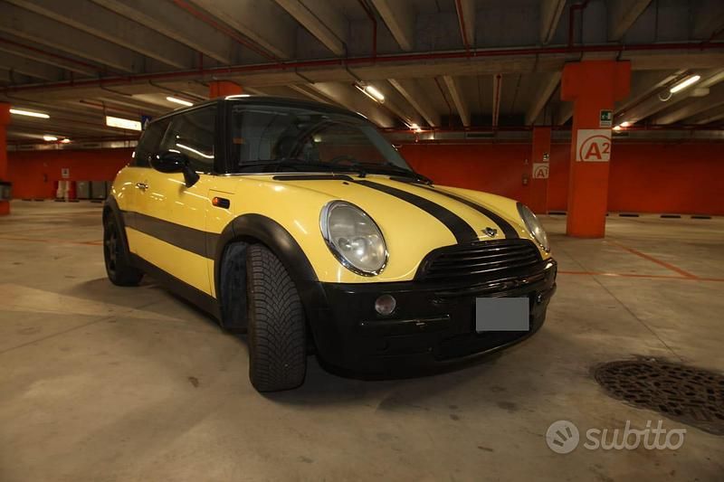 Usata Mini Cooper 116 CV (85 kW) 2003 Giallo Utilitaria
