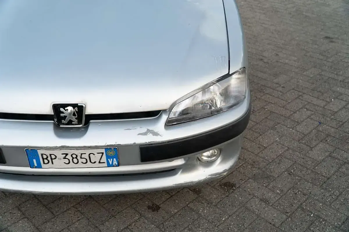 Usata Peugeot 106 Sport 60 CV (44 kW) 2000 Grigio Utilitaria