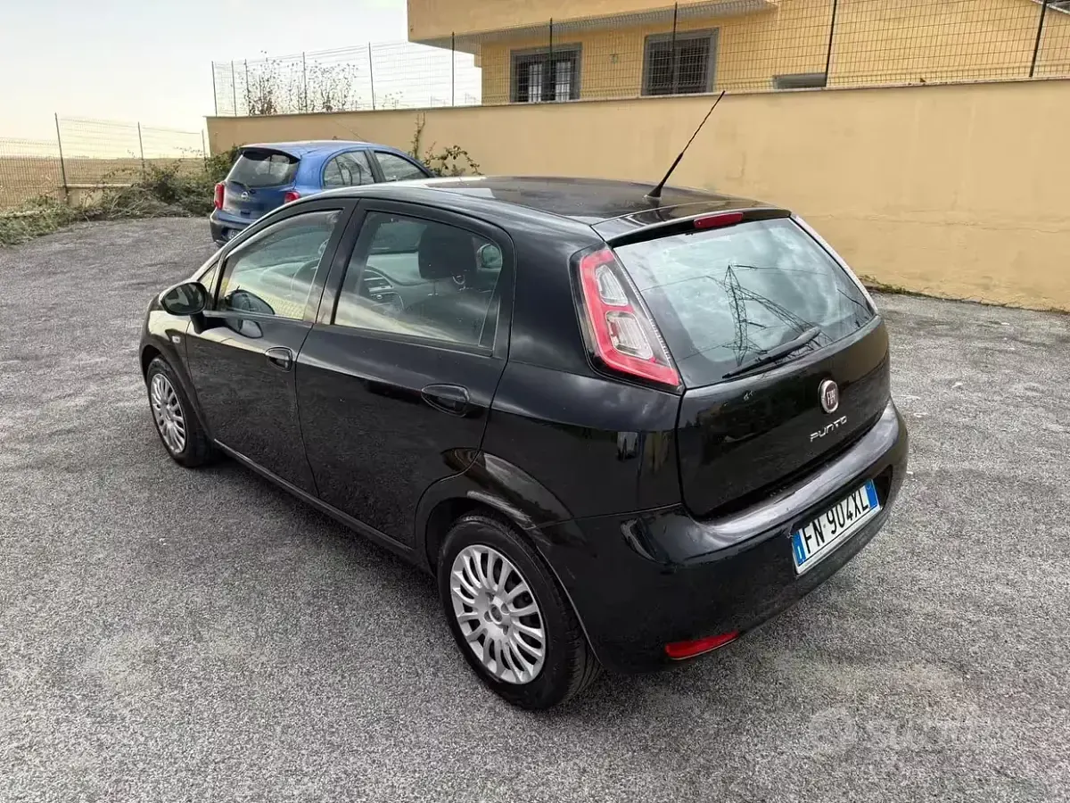 Usata Fiat Punto Street 95 CV (69 kW) 2018 Nero Utilitaria