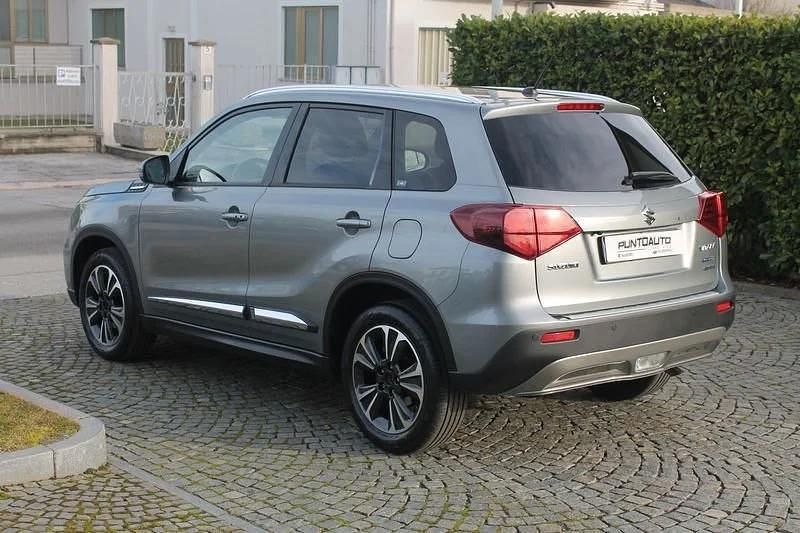 Usata Suzuki Vitara 129 CV (94 kW) 2020 Grigio scuro SUV
