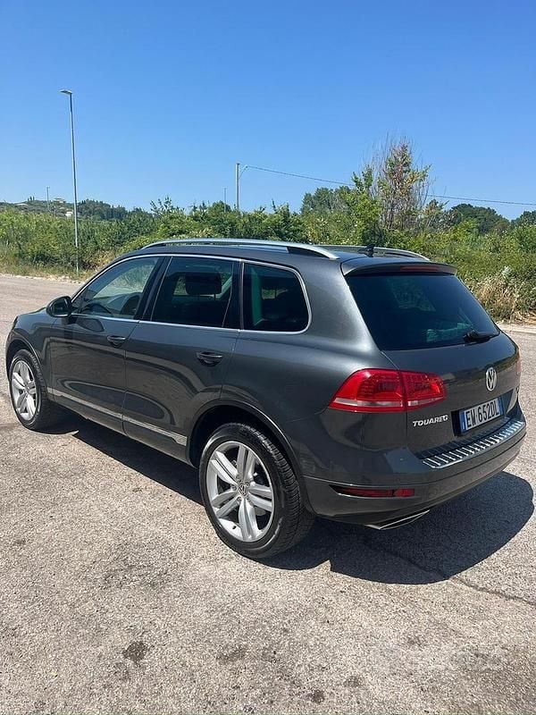 Usata VW Touareg 204 CV (150 kW) 2014 Nero SUV
