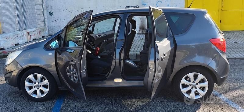Usata Opel Meriva 101 CV (74 kW) 2012 Grigio Monovolume