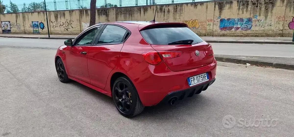 Usata Alfa Romeo Giulietta Super 120 CV (88 kW) 2018 Rosso Utilitaria