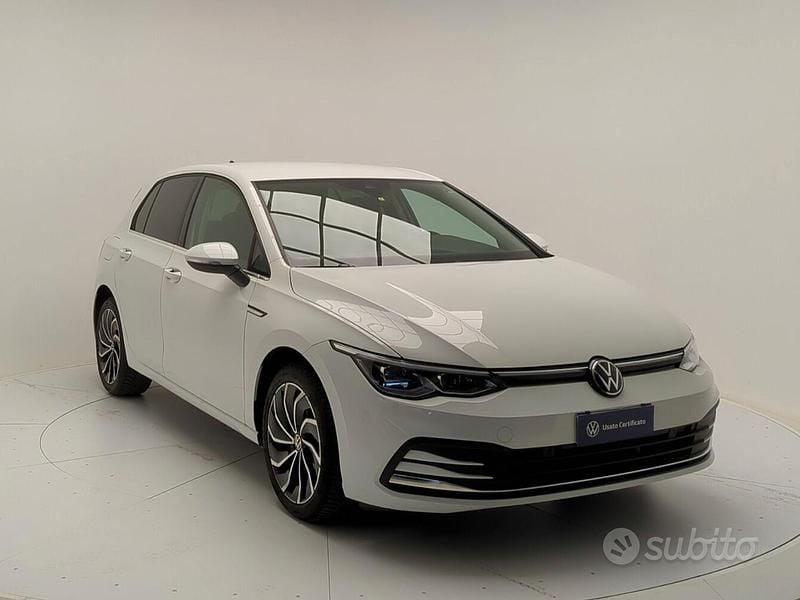 Bianco Usata 2022 VW Golf Style Berlina | 26.200 € (Molto cara) - Immagine 1/4