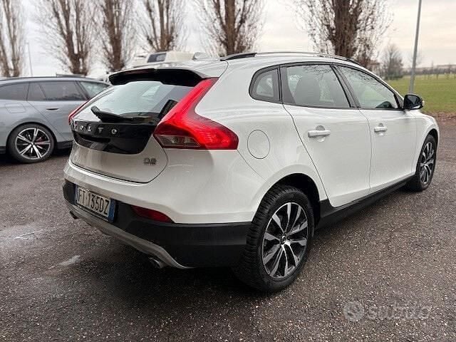 Usata Volvo V40 CC Business Edition 120 CV (88 kW) 2018 Bianco Station wagon