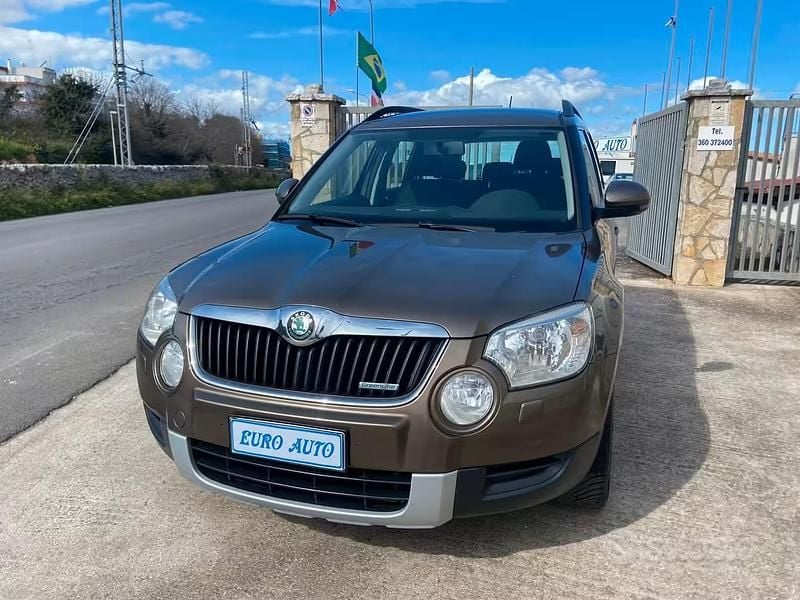 Usata Skoda Yeti GreenLine 105 CV (77 kW) 2013 Marrone SUV