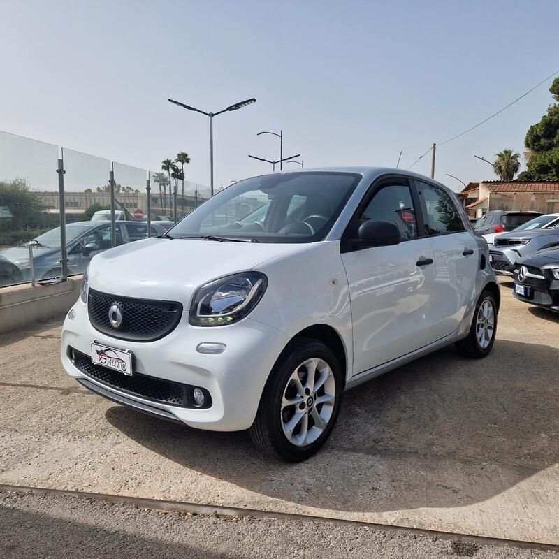 Usata Smart ForFour Passion 71 CV (52 kW) 2017 Bianco Utilitaria