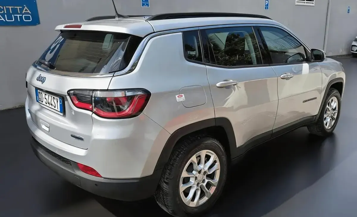 Usata Jeep Compass 131 CV (96 kW) 2020 Argento SUV