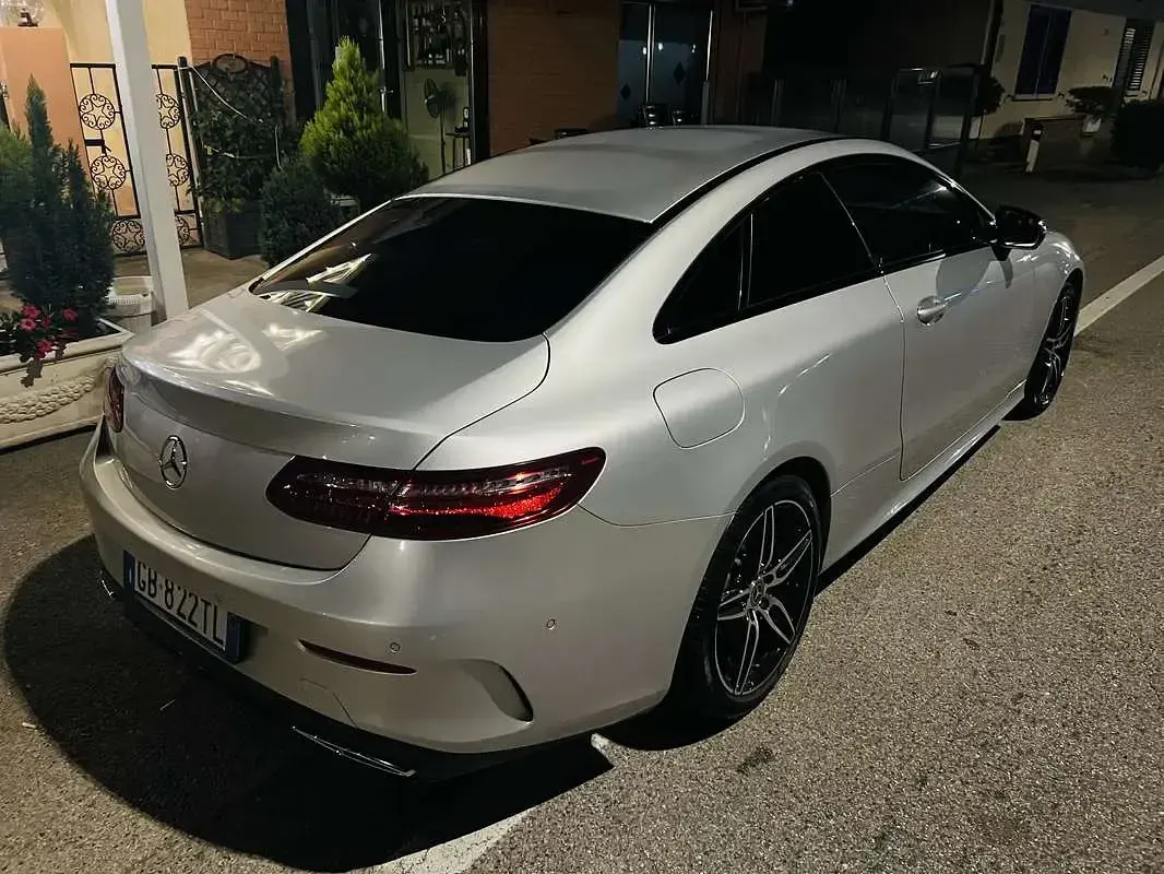 Usata Mercedes E220 Premium 194 CV (142 kW) 2020 Coupé