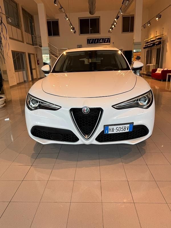 Usata Alfa Romeo Stelvio 160 CV (117 kW) 2019 Bianco SUV