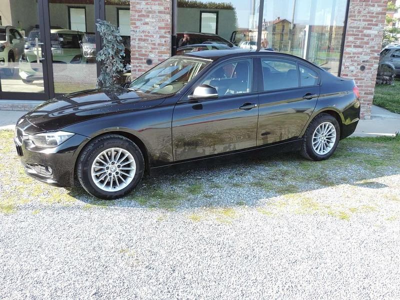 Usata BMW 320 184 CV (135 kW) 2012 Blu/azzurro Berlina