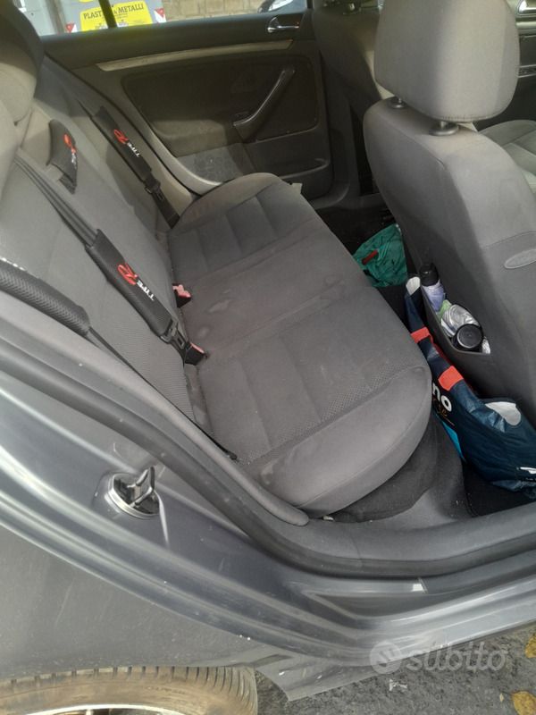 Usata 2006 VW Golf V Tre volumi | 3500 € (Buon prezzo) - Immagine 1/4