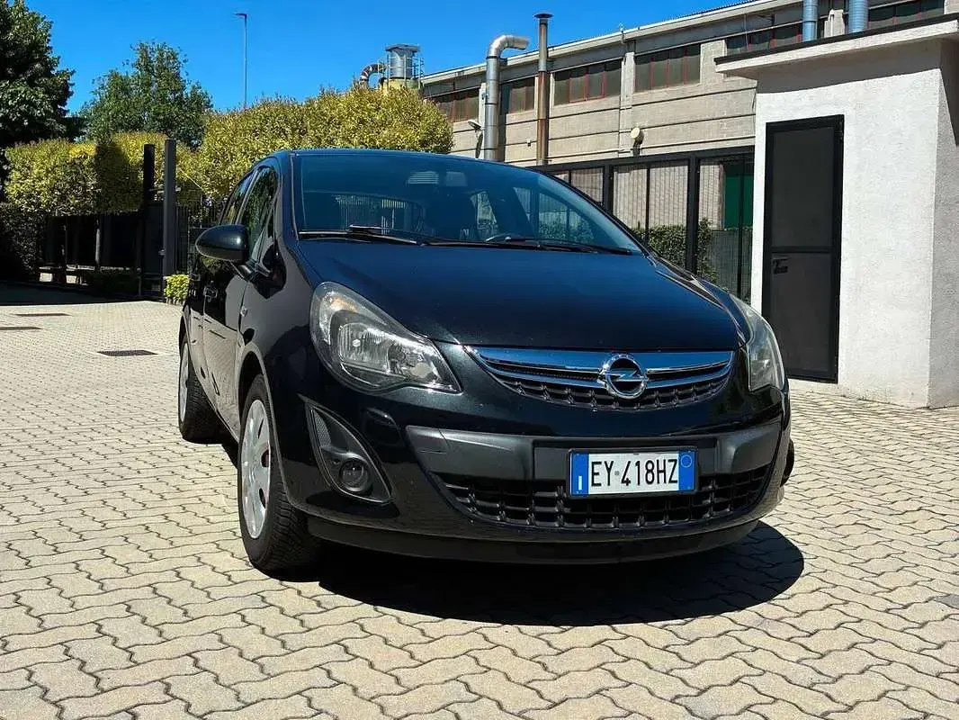 Usata Opel Corsa 75 CV (55 kW) 2015 Nero Utilitaria