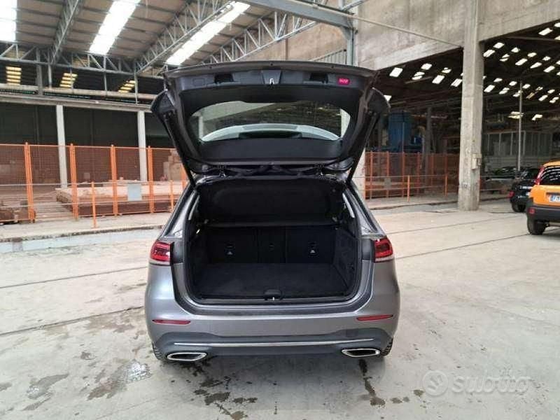 Usata Mercedes B200 150 CV (110 kW) 2021 Grigio Monovolume