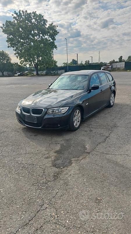 Usata BMW 320 184 CV (135 kW) 2010 Nero Station wagon