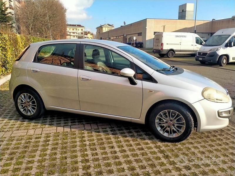 Usata Fiat Punto Evo Dynamic 95 CV (69 kW) 2011 Grigio Utilitaria