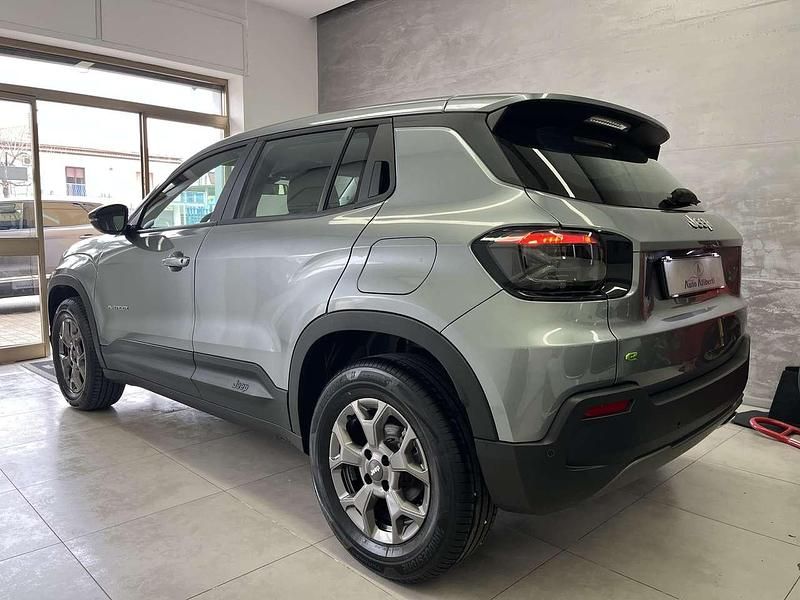 Usata Jeep Avenger 101 CV (74 kW) 2024 Grigio SUV