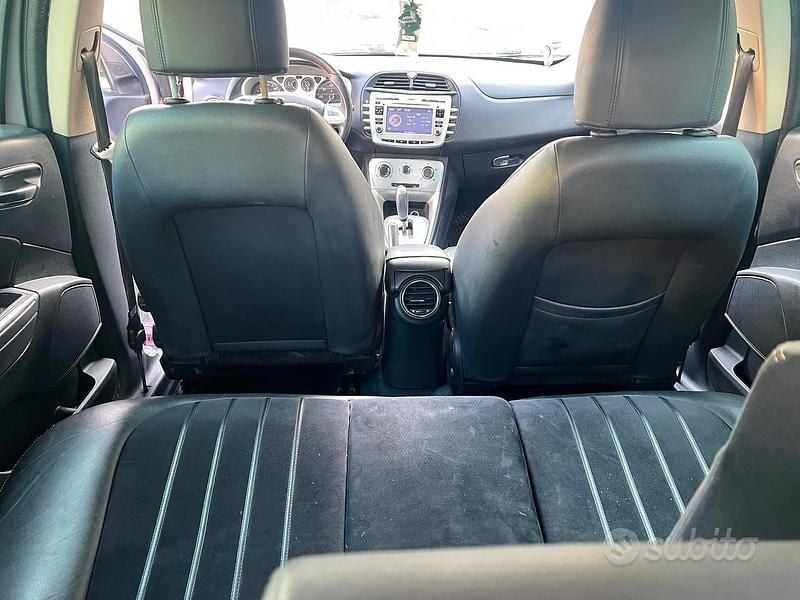 Usata Lancia Delta S 120 CV (88 kW) 2010 Marrone Utilitaria