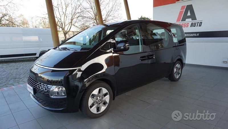 Usata Hyundai Staria 177 CV (130 kW) 2023 Nero Monovolume
