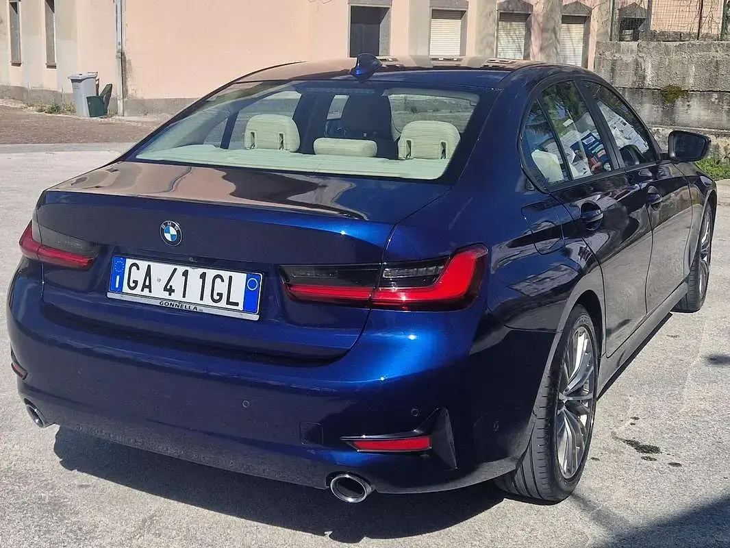Usata BMW 320 Advantage 190 CV (139 kW) 2020 Blu/azzurro Berlina