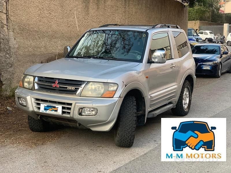 Usata Mitsubishi Pajero 164 CV (120 kW) 2001 Grigio SUV