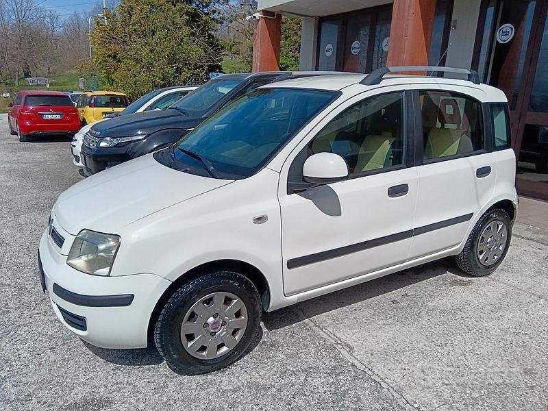 Usata Fiat Panda Dynamic 75 CV (55 kW) 2012 Bianco Utilitaria
