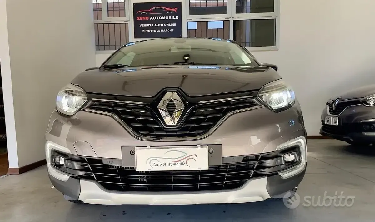 Käytetty Renault Captur Intens 90 HP (66 kW) 2019 Harmaa Katumaasturi