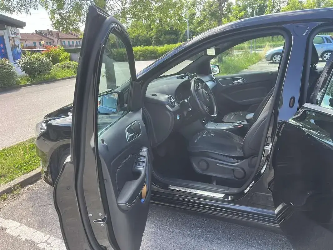 Usata Mercedes B180 109 CV (80 kW) 2015 Utilitaria