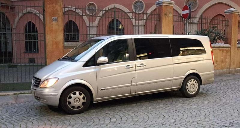 Usata Mercedes Viano 116 CV (85 kW) 2010 Argento Monovolume