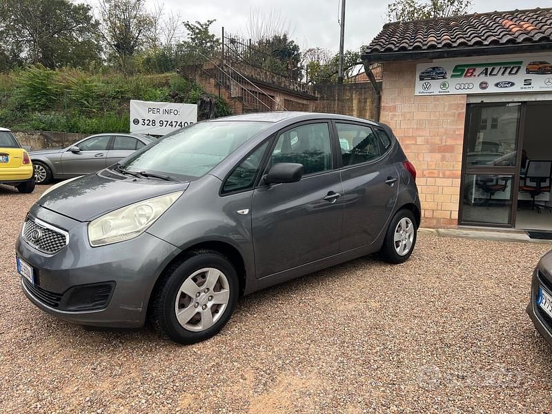 Usata Kia Venga LX 90 CV (66 kW) 2010 Grigio Utilitaria