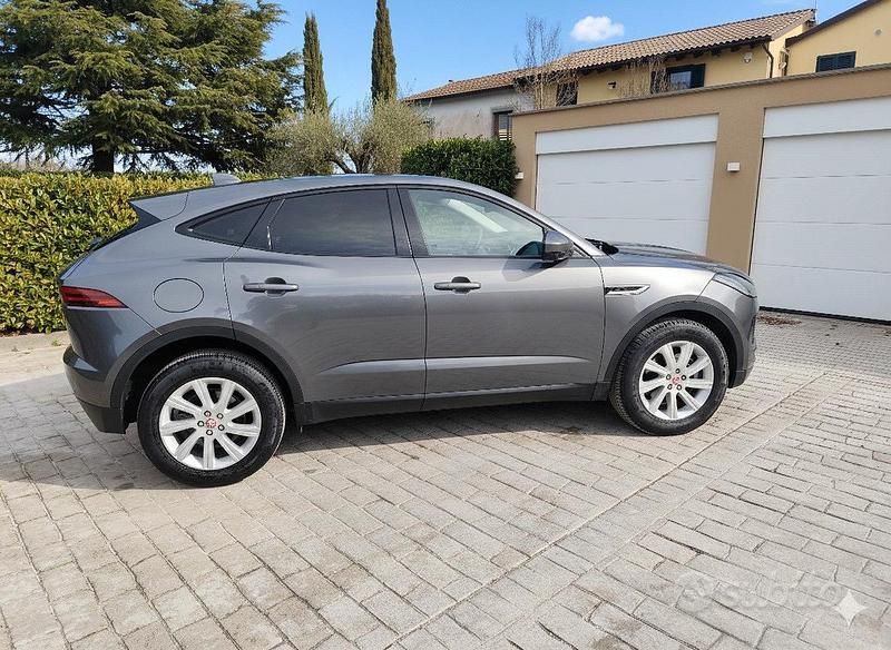 Occasion Jaguar E-Pace SE 150 ch (110 kW) 2018 Gris SUV