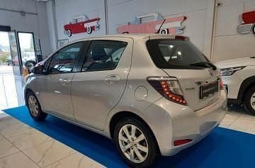 Usata Toyota Yaris Hybrid Lounge 101 CV (74 kW) 2013 Altro Berlina