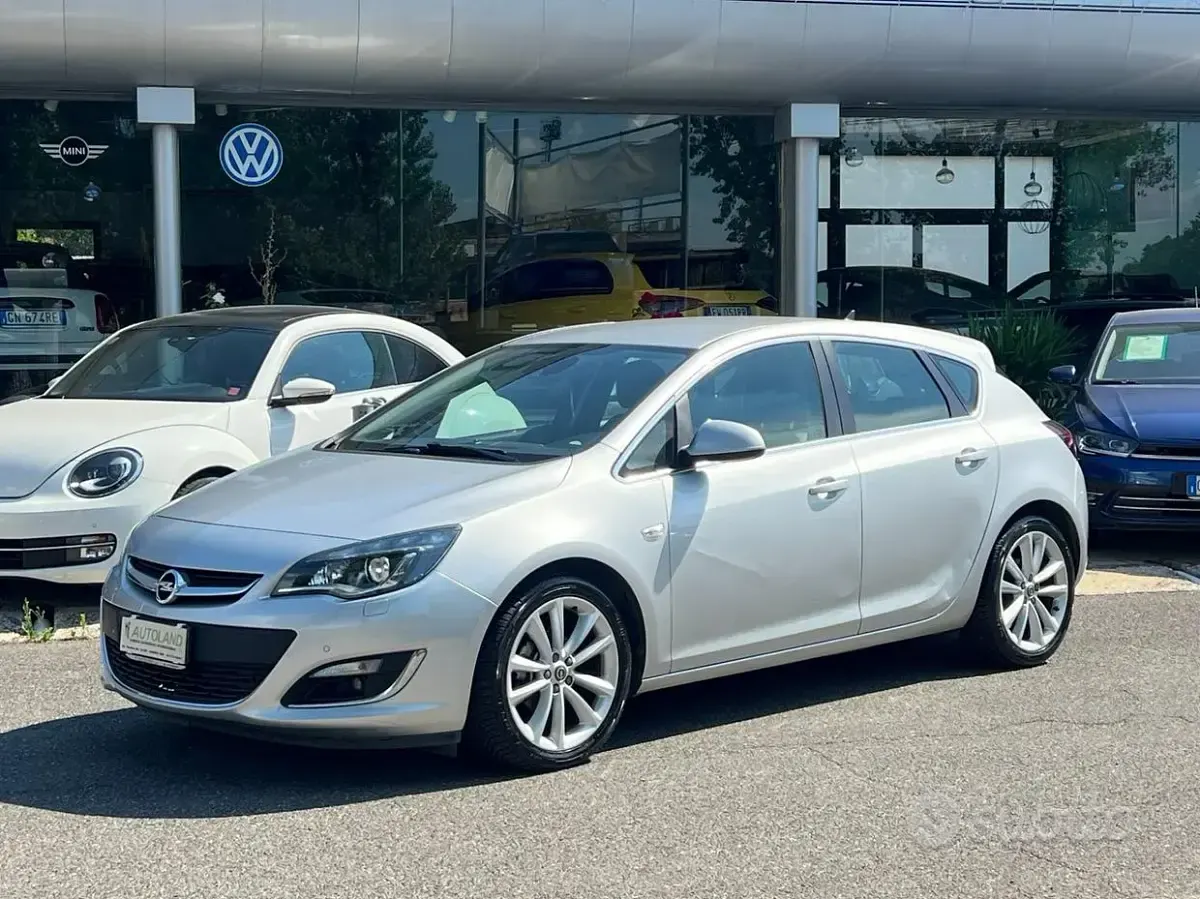 Usata Opel Astra Cosmo 140 CV (102 kW) 2015 Grigio Berlina
