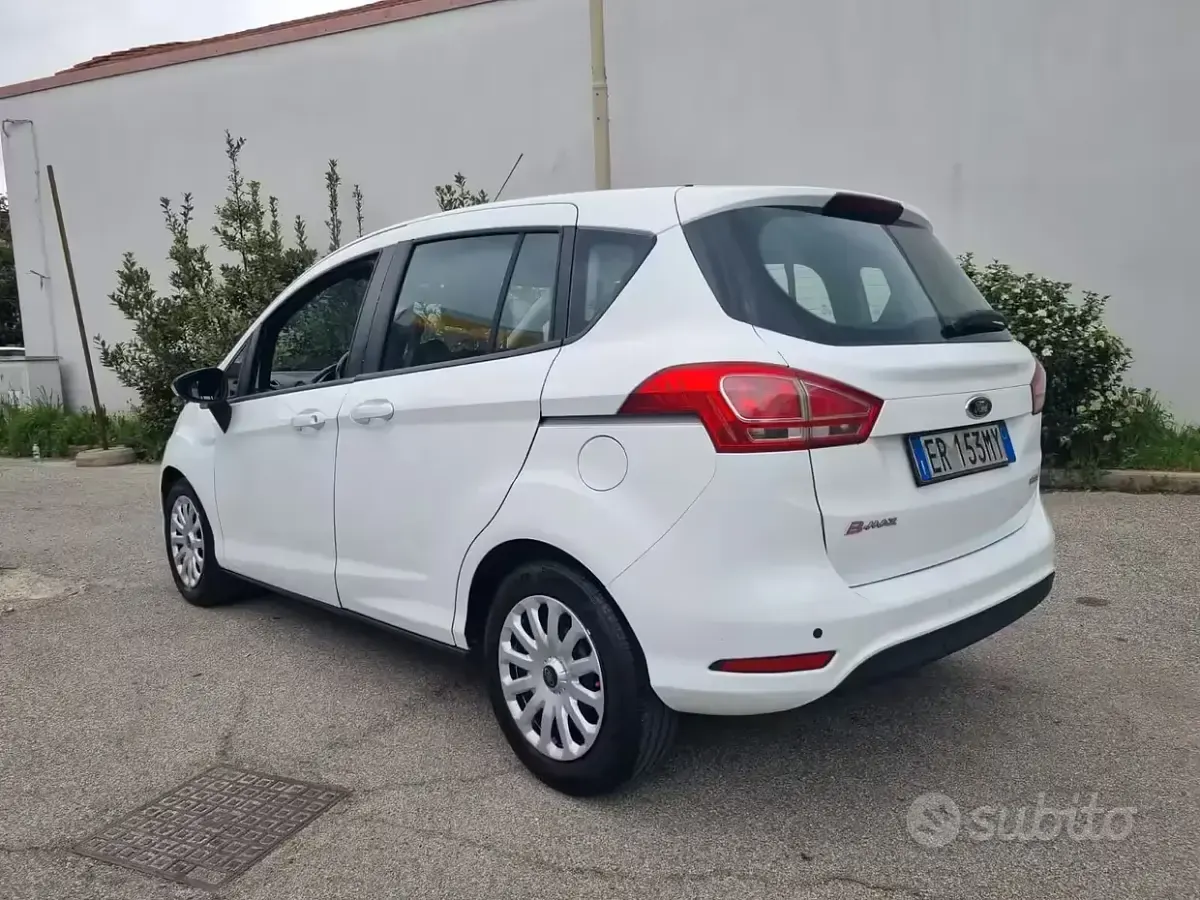 Usata Ford B-MAX Titanium 100 CV (73 kW) 2013 Bianco Monovolume