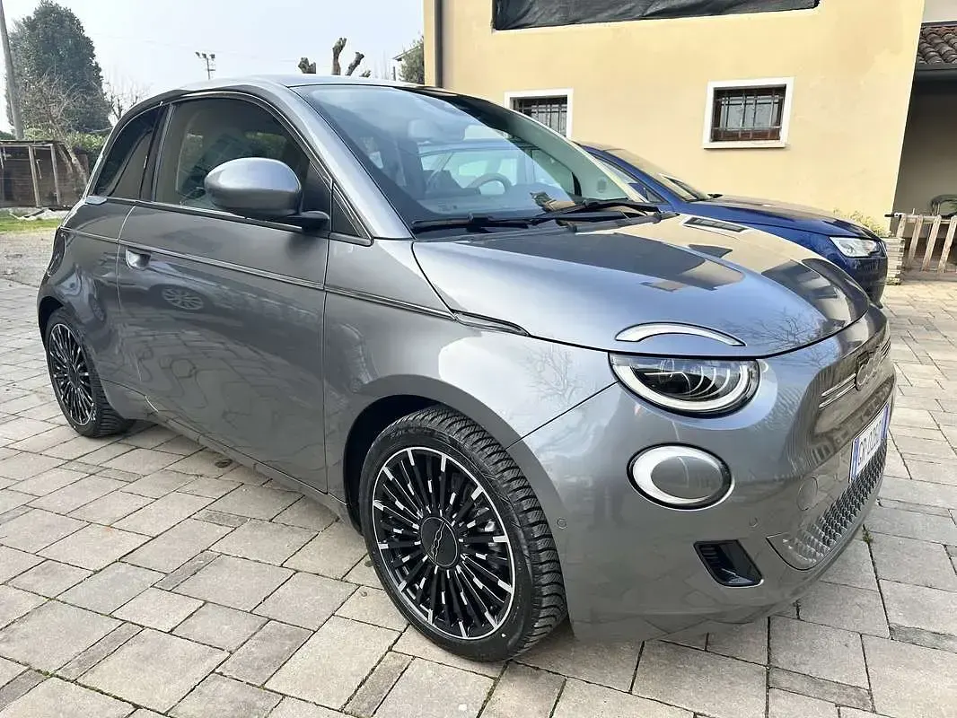 Usata Fiat 500e La Prima 86 kW (118 CV) 2023 Utilitaria