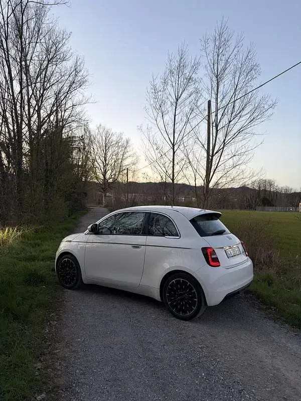 Usata Fiat 500e La Prima 86 kW (118 CV) 2023 Utilitaria