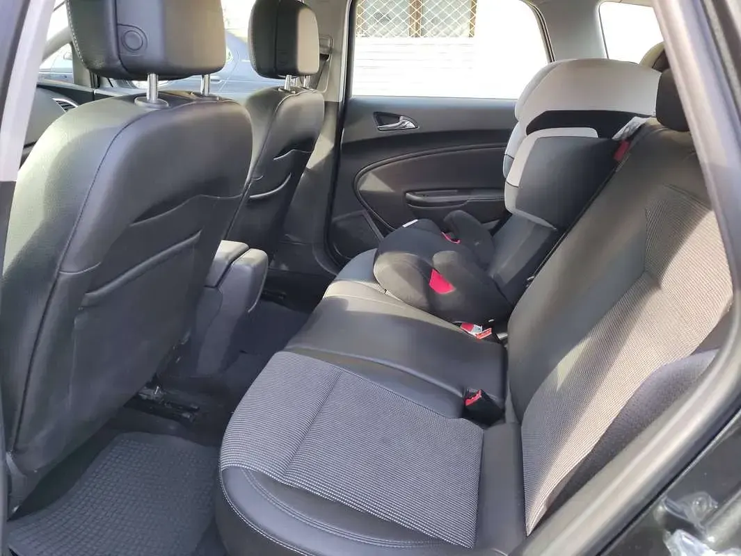 Usata Opel Astra Cosmo 140 CV (102 kW) 2013 Nero Station wagon