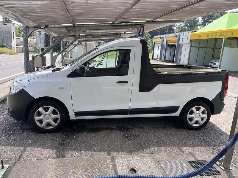 Usata Dacia Pick up 90 CV (66 kW) 2018 Bianco Pick-up