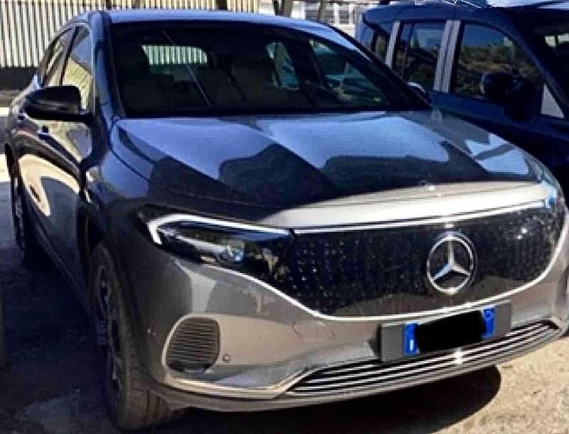 Grigio Usata 2024 Mercedes EQA250 Advanced Plus SUV | 33.900 € (Ottimo prezzo) - Immagine 1/4