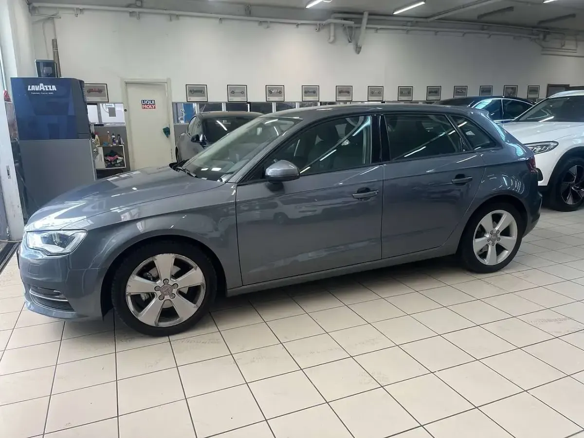 Usata Audi A3 Ambiente 105 CV (77 kW) 2014 Grigio Berlina