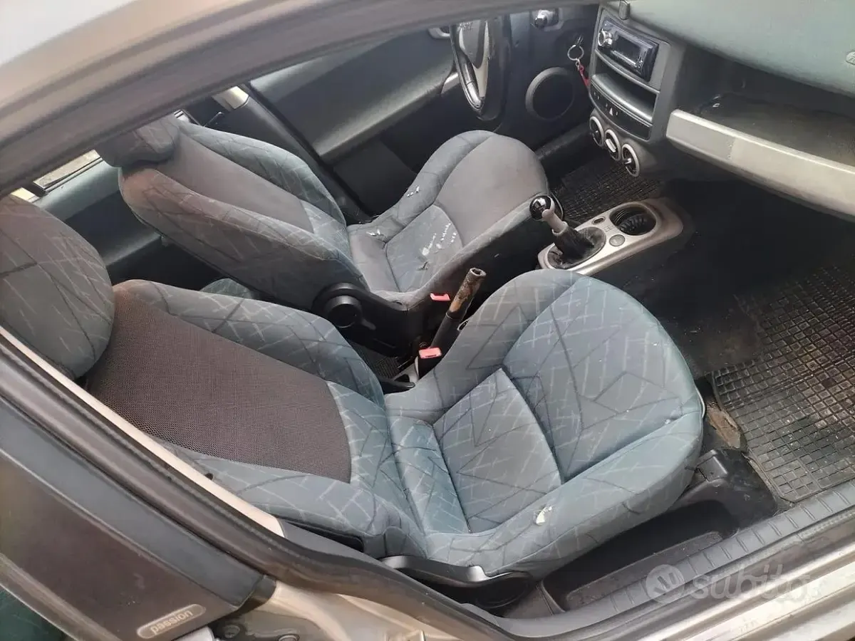 Usata Smart ForFour 75 CV (55 kW) 2004 Nero Utilitaria