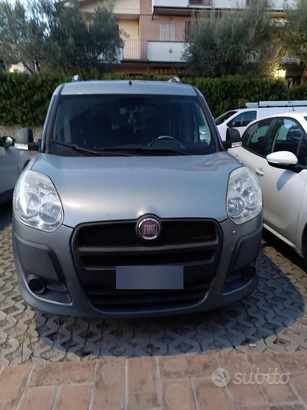 Usata Fiat Doblò Active 105 CV (77 kW) 2011 Grigio Monovolume