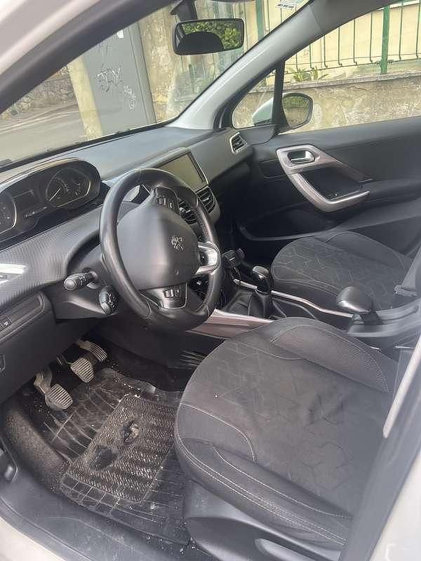 Usata Peugeot 2008 Allure 114 CV (83 kW) 2015 Bianco SUV