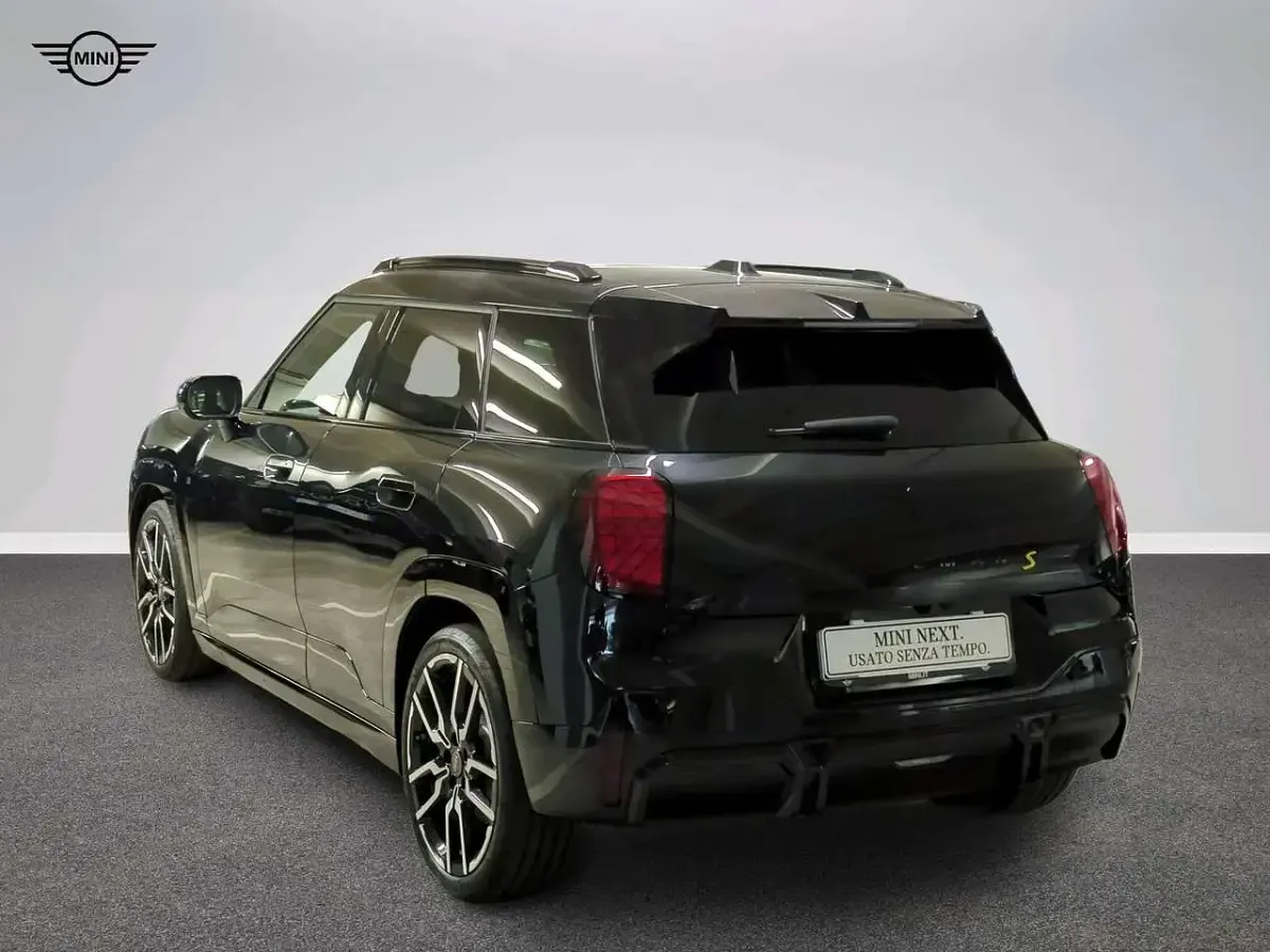 Usata Mini Aceman 160 kW (218 CV) 2026 Nero SUV