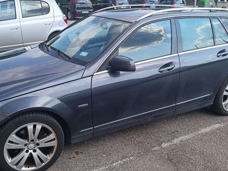 Usata Mercedes C220 Avantgarde 170 CV (125 kW) 2009 Grigio Station wagon